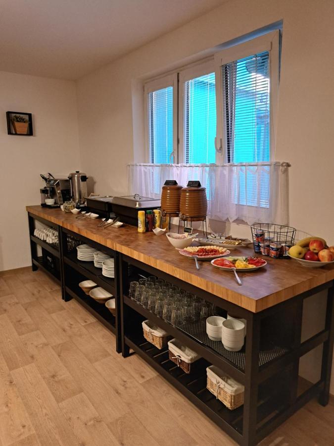 Penzion A Pizzerie Na Zalozne Kobylí Dış mekan fotoğraf