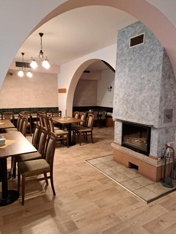 Penzion A Pizzerie Na Zalozne Kobylí Dış mekan fotoğraf
